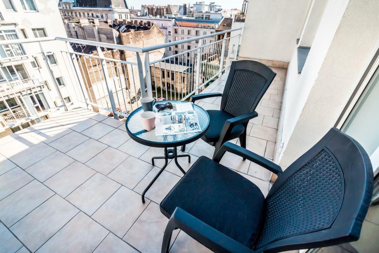 Akacfa Rooftop 2 *